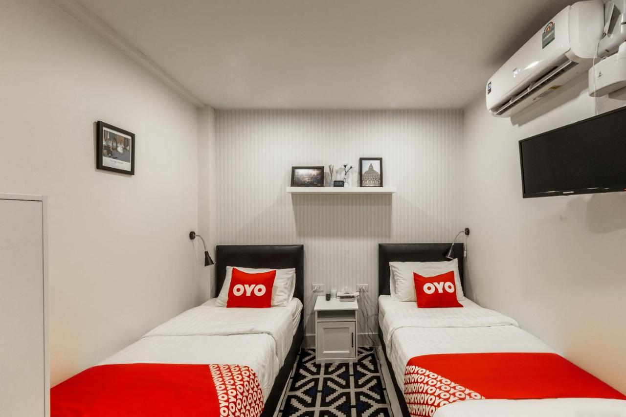 Oyo 960 The Urban Age Deluxe Hotel Bangkok Exterior foto