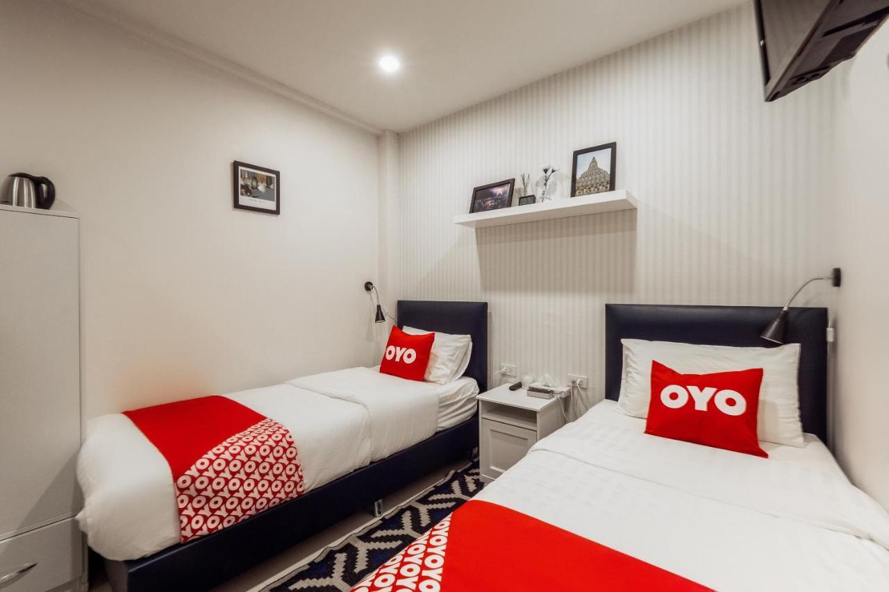 Oyo 960 The Urban Age Deluxe Hotel Bangkok Exterior foto