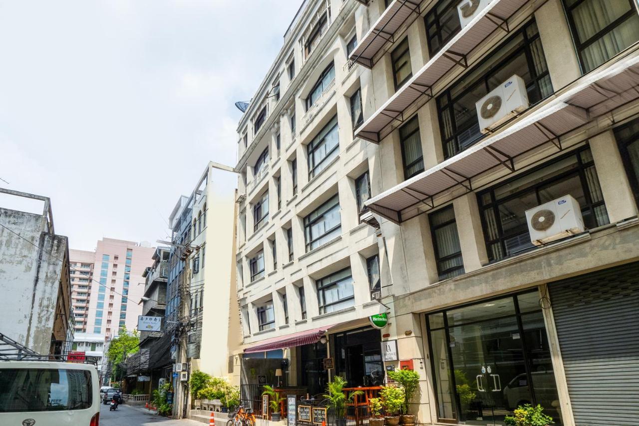 Oyo 960 The Urban Age Deluxe Hotel Bangkok Exterior foto