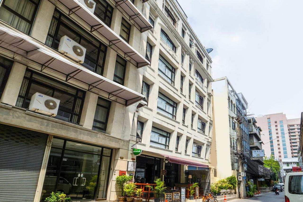 Oyo 960 The Urban Age Deluxe Hotel Bangkok Exterior foto
